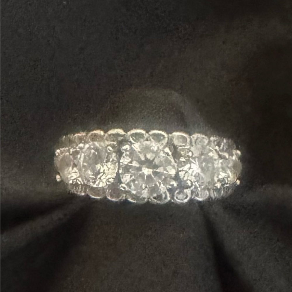 Sz 7 Sterling Silver 925 - 5 CZ’s Ring! In Box! Gorgeous Piece!